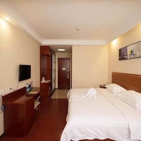 Greentree Inn Hainan Haikou East Train Station East Fengxiang Road Business Hotel Exterior photo