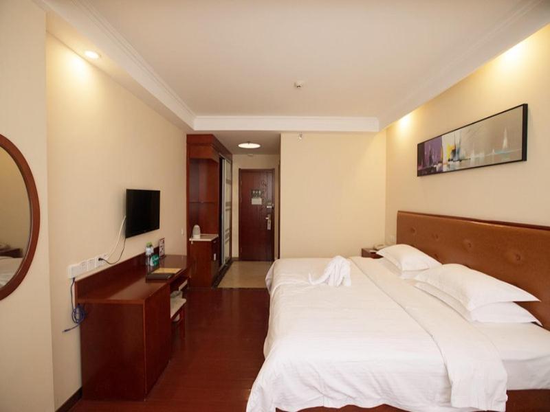 Greentree Inn Hainan Haikou East Train Station East Fengxiang Road Business Hotel Exterior photo