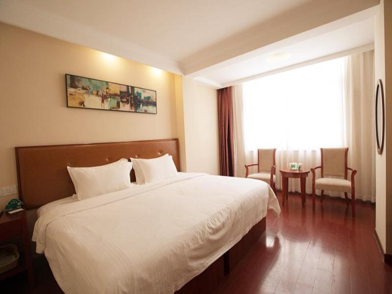 Greentree Inn Hainan Haikou East Train Station East Fengxiang Road Business Hotel Exterior photo