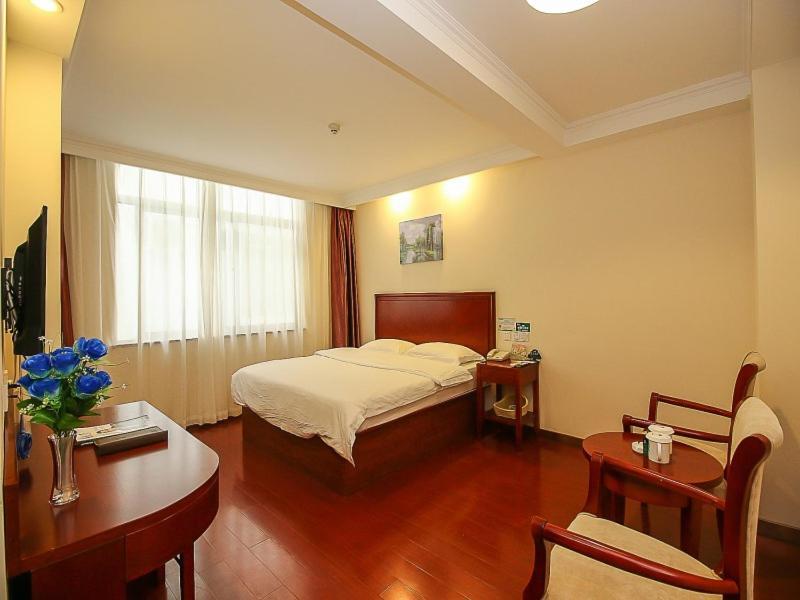 Greentree Inn Hainan Haikou East Train Station East Fengxiang Road Business Hotel Exterior photo