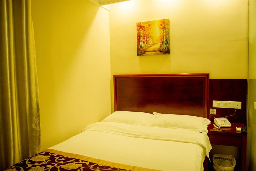 Greentree Inn Hainan Haikou East Train Station East Fengxiang Road Business Hotel Exterior photo
