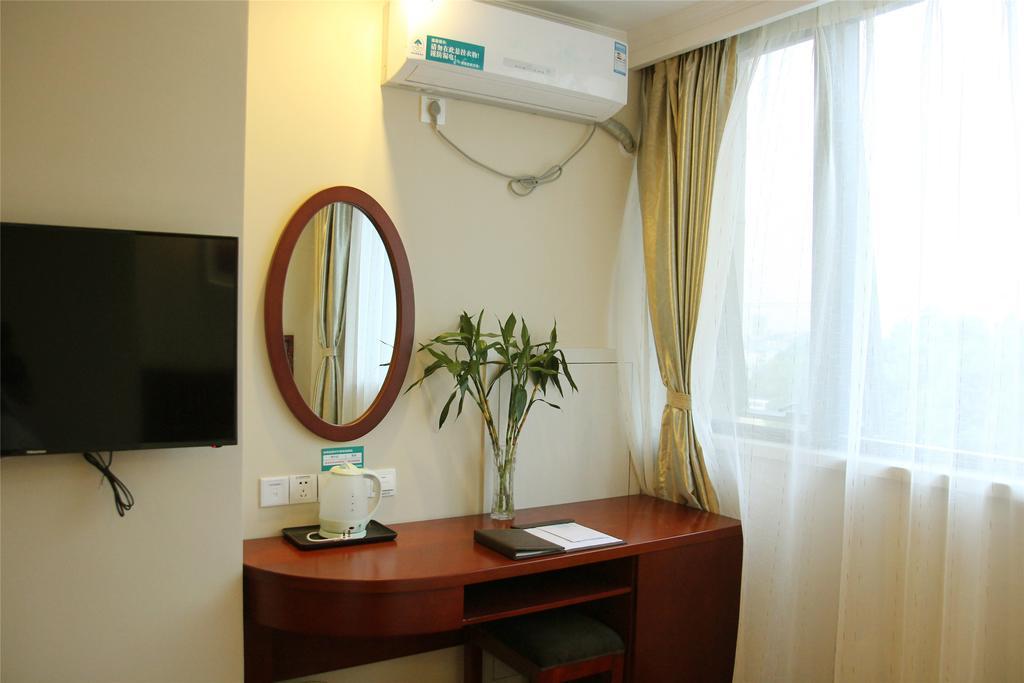 Greentree Inn Hainan Haikou East Train Station East Fengxiang Road Business Hotel Exterior photo