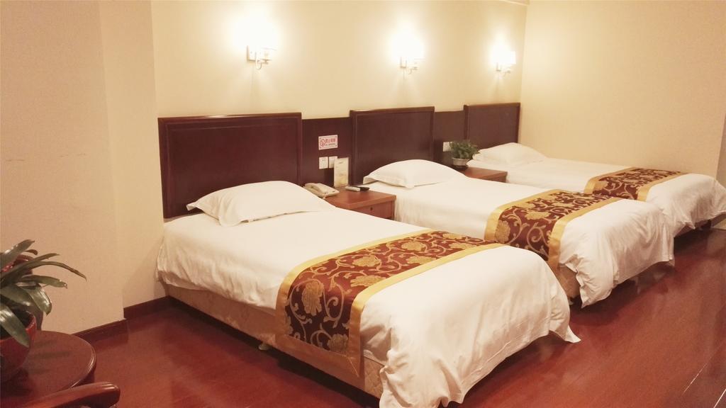 Greentree Inn Hainan Haikou East Train Station East Fengxiang Road Business Hotel Exterior photo