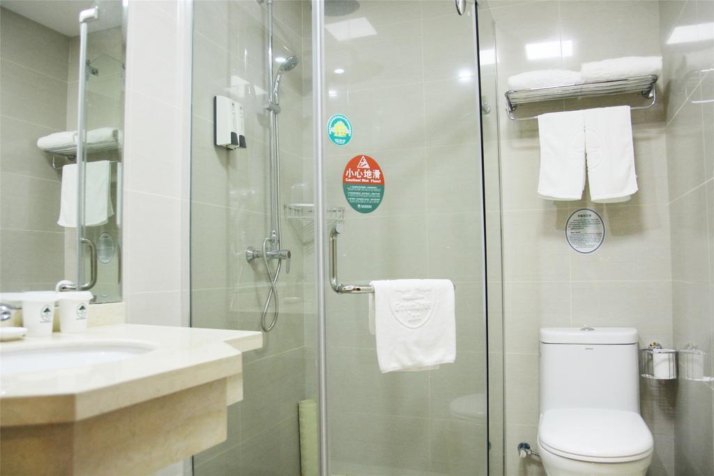 Greentree Inn Hainan Haikou East Train Station East Fengxiang Road Business Hotel Exterior photo